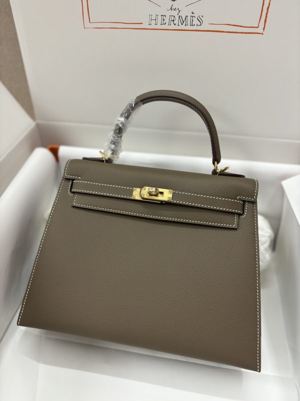 Hermès Kelly Sellier 28 Etoupe Epsom Leather Gold Hardware